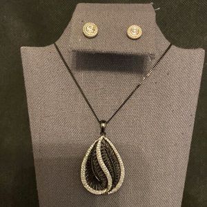 Vintage DS leaf shape pendant crystals & blk sterling 925 necklace w/ earrings